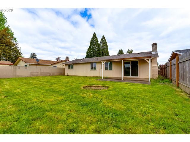 1104 56TH St, Springfield, OR 97478