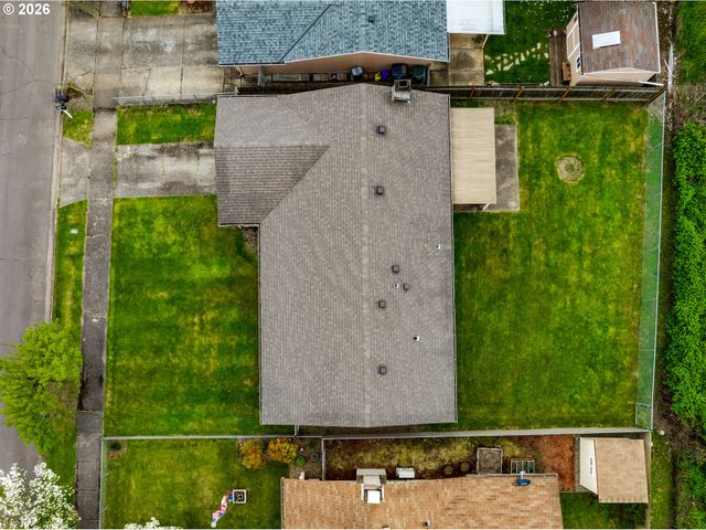 1104 56TH St, Springfield, OR 97478