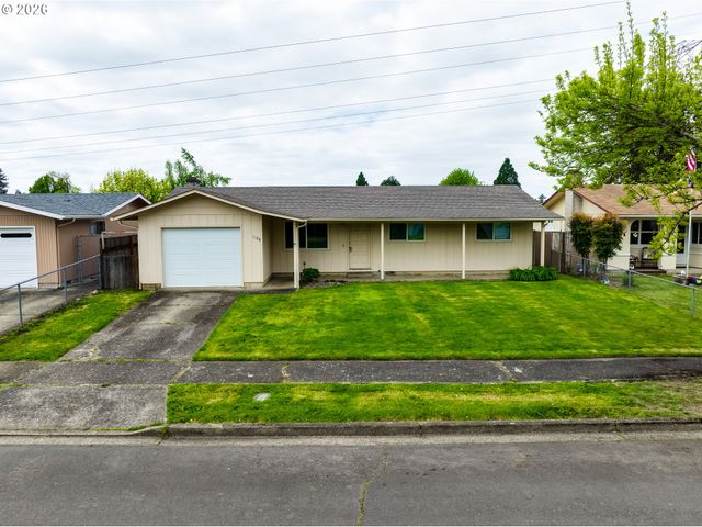 1104 56TH St, Springfield, OR 97478