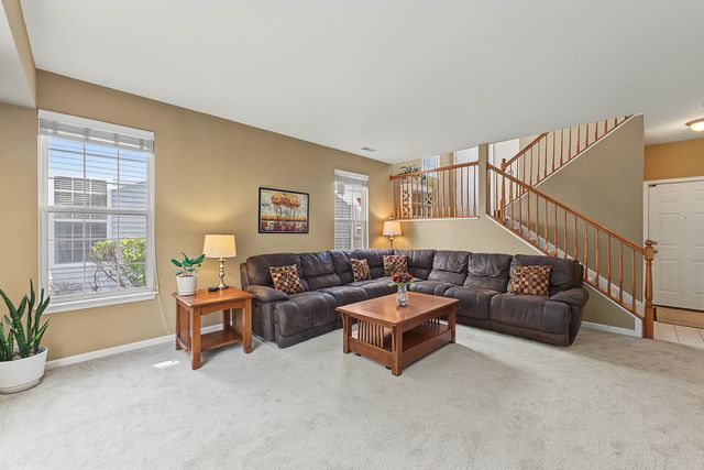 2410 Georgetown Circle, Aurora, IL 60503