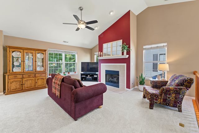 2410 Georgetown Circle, Aurora, IL 60503