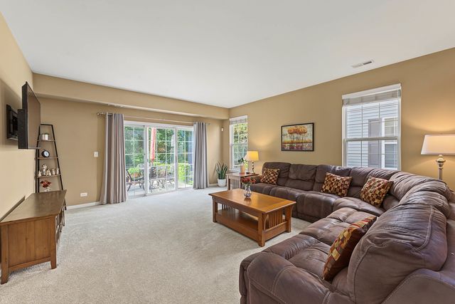 2410 Georgetown Circle, Aurora, IL 60503