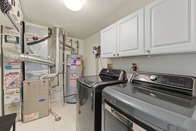 2410 Georgetown Circle, Aurora, IL 60503