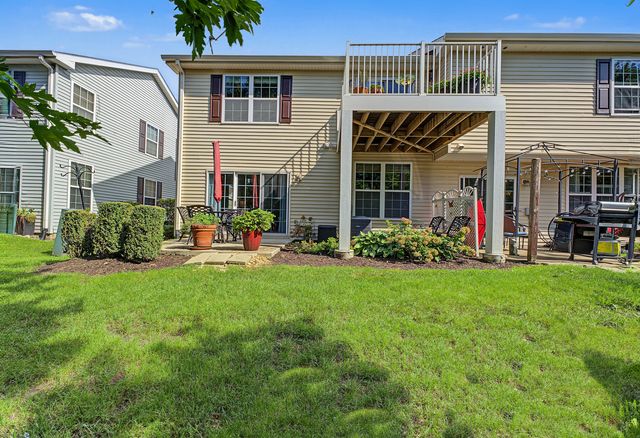 2410 Georgetown Circle, Aurora, IL 60503