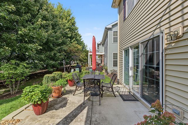 2410 Georgetown Circle, Aurora, IL 60503