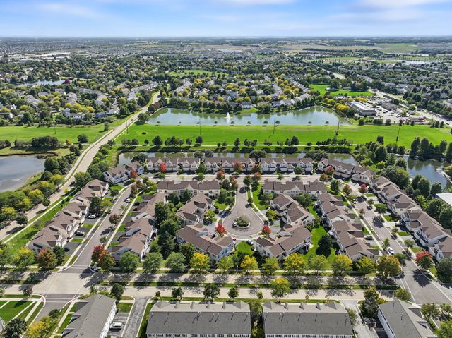 2410 Georgetown Circle, Aurora, IL 60503