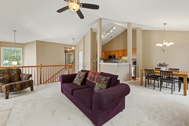 2410 Georgetown Circle, Aurora, IL 60503