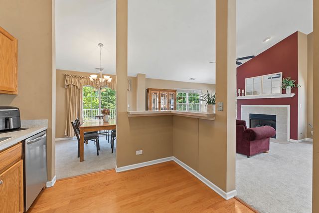 2410 Georgetown Circle, Aurora, IL 60503