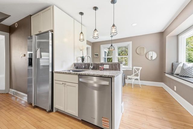 5605 Pine LANE, Mequon, WI 53092