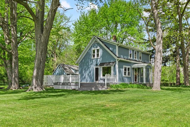 5605 Pine LANE, Mequon, WI 53092