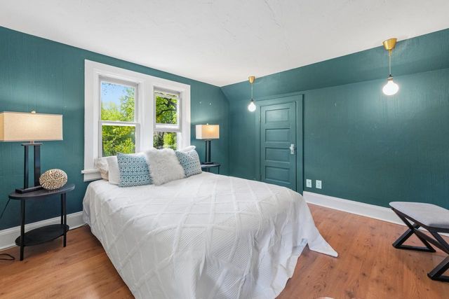 5605 Pine LANE, Mequon, WI 53092