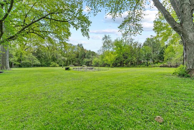 5605 Pine LANE, Mequon, WI 53092
