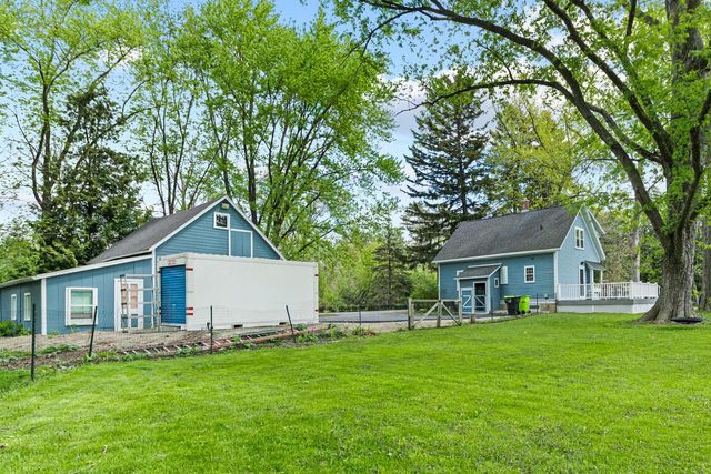 5605 Pine LANE, Mequon, WI 53092