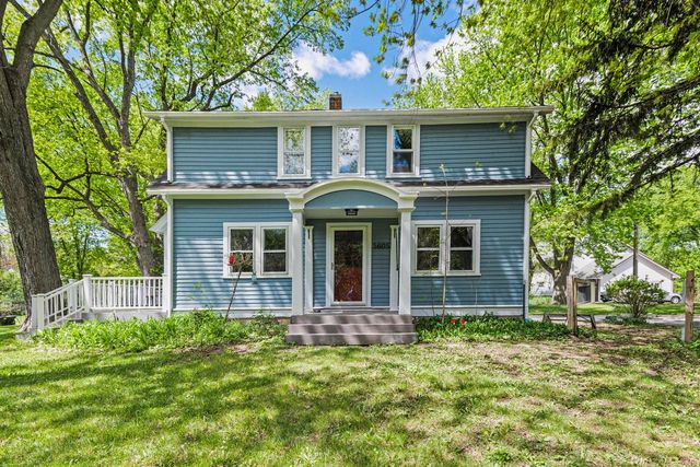 5605 Pine LANE, Mequon, WI 53092