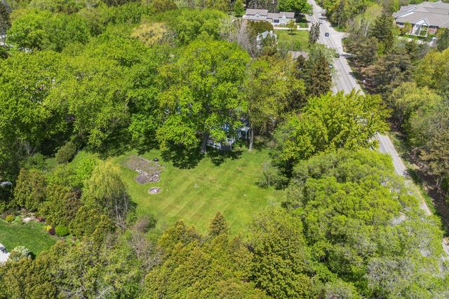 5605 Pine LANE, Mequon, WI 53092