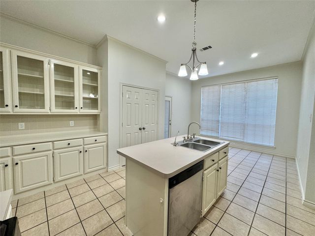 321 Tanglewood Street, Denton, TX 76207