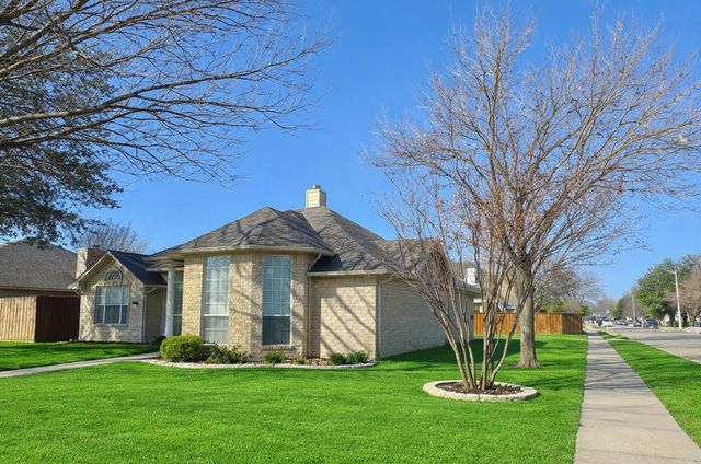 321 Tanglewood Street, Denton, TX 76207