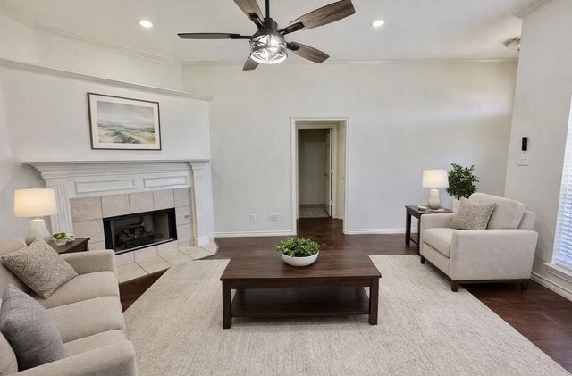 321 Tanglewood Street, Denton, TX 76207