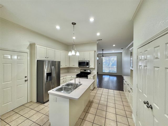 321 Tanglewood Street, Denton, TX 76207