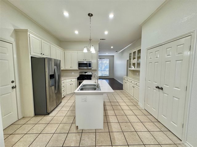 321 Tanglewood Street, Denton, TX 76207