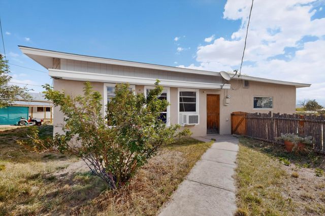 1011 Calle Sierra Vista, Espanola, NM 87532