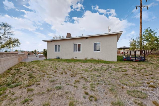 1011 Calle Sierra Vista, Espanola, NM 87532