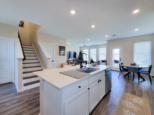 2901 Blossom Crest Way, League City, TX 77573