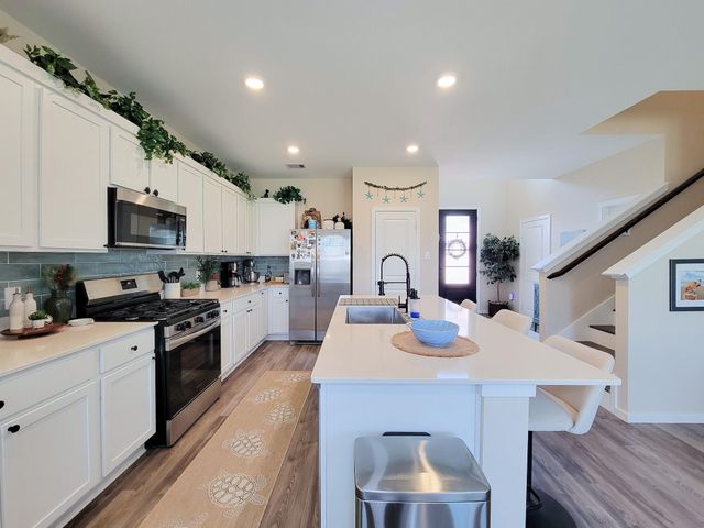 2901 Blossom Crest Way, League City, TX 77573