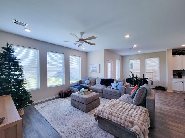 2901 Blossom Crest Way, League City, TX 77573