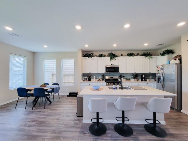 2901 Blossom Crest Way, League City, TX 77573