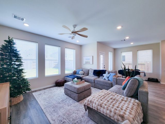 2901 Blossom Crest Way, League City, TX 77573