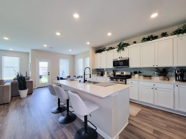 2901 Blossom Crest Way, League City, TX 77573