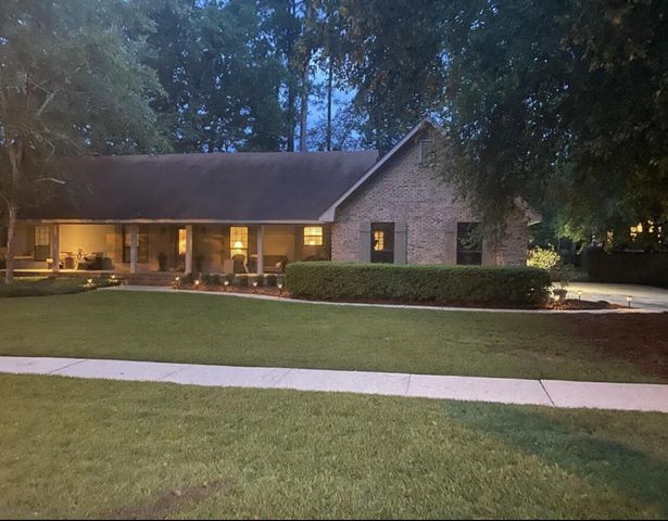 110 Linden, Hattiesburg, MS 39402