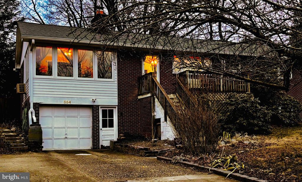 554 ORCHARD ST NW, Vienna, VA 22180