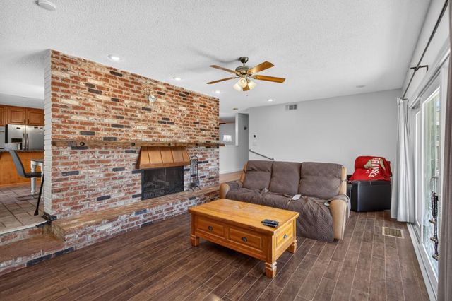 9166 Rundelay Way, Sacramento, CA 95826