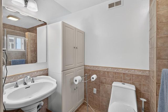 9166 Rundelay Way, Sacramento, CA 95826