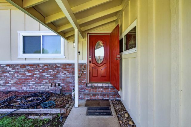 9166 Rundelay Way, Sacramento, CA 95826