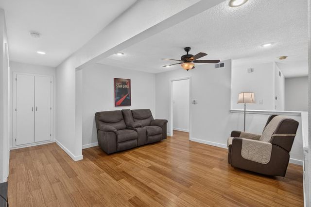 9166 Rundelay Way, Sacramento, CA 95826