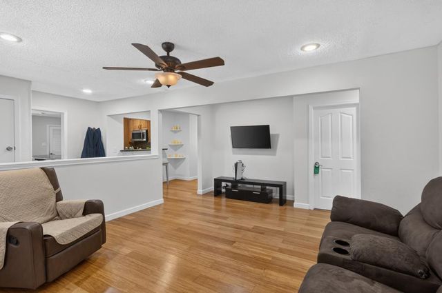 9166 Rundelay Way, Sacramento, CA 95826