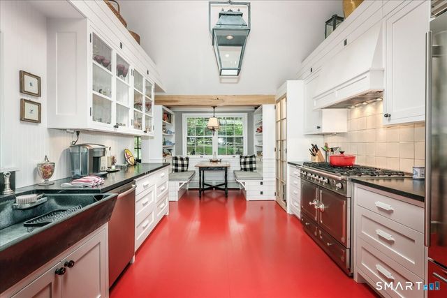 132 Webbs Hill Road, Stamford, CT 06903