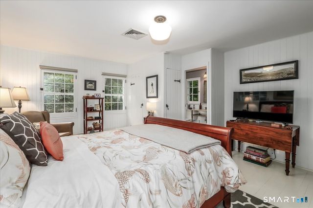132 Webbs Hill Road, Stamford, CT 06903