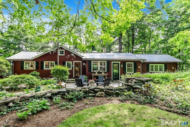 132 Webbs Hill Road, Stamford, CT 06903