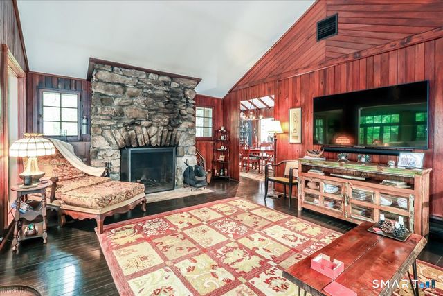 132 Webbs Hill Road, Stamford, CT 06903