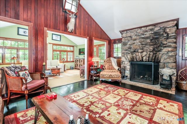 132 Webbs Hill Road, Stamford, CT 06903