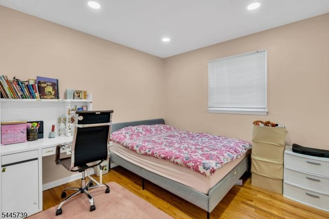 33 Oak Ave, Pequannock Twp., NJ 07440