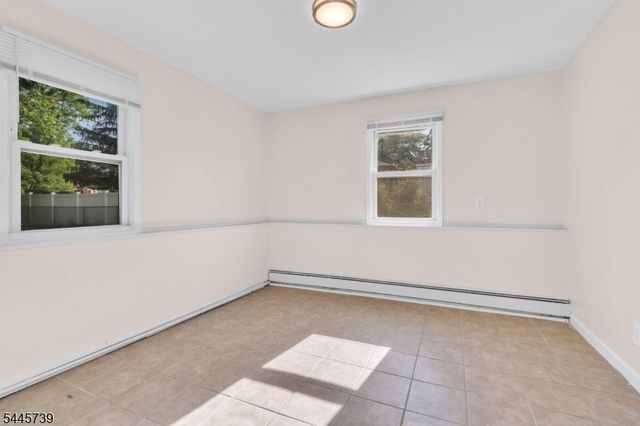 33 Oak Ave, Pequannock Twp., NJ 07440
