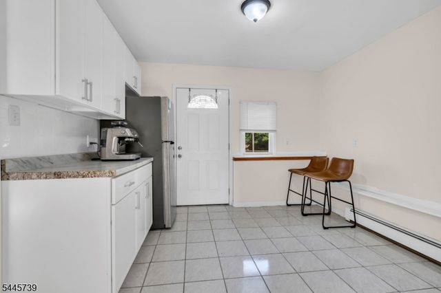 33 Oak Ave, Pequannock Twp., NJ 07440