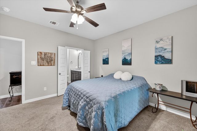 1005 W Chambers Street, Cleburne, TX 76033