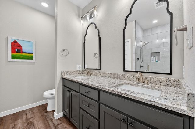 1005 W Chambers Street, Cleburne, TX 76033