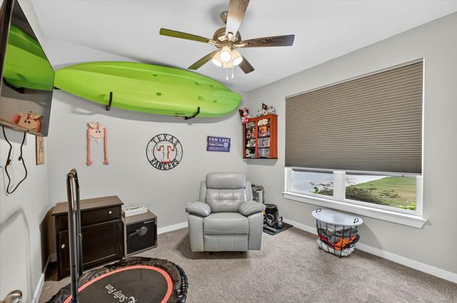 1005 W Chambers Street, Cleburne, TX 76033